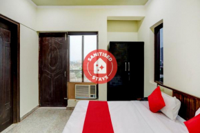 OYO 82414 Hotel Basera
